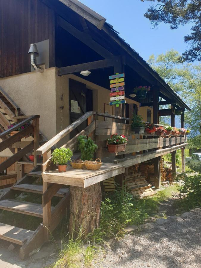 Les Pinees Ξενοδοχείο Chateauroux-les-Alpes Εξωτερικό φωτογραφία